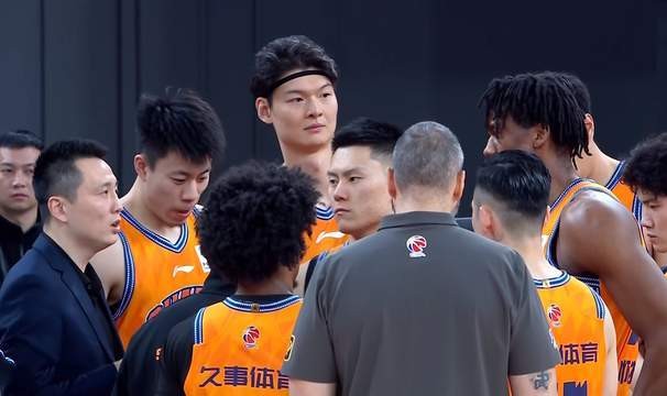 欧博ABG官网-上海男篮3连胜升至第2，北京残阵差距大，白边16+14 洛夫顿被弃用