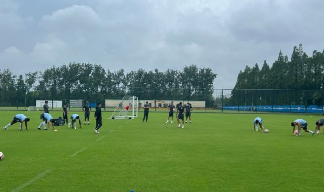 欧博ABG官网-记者：申花今天只有16人参加训练，助理教练也上阵